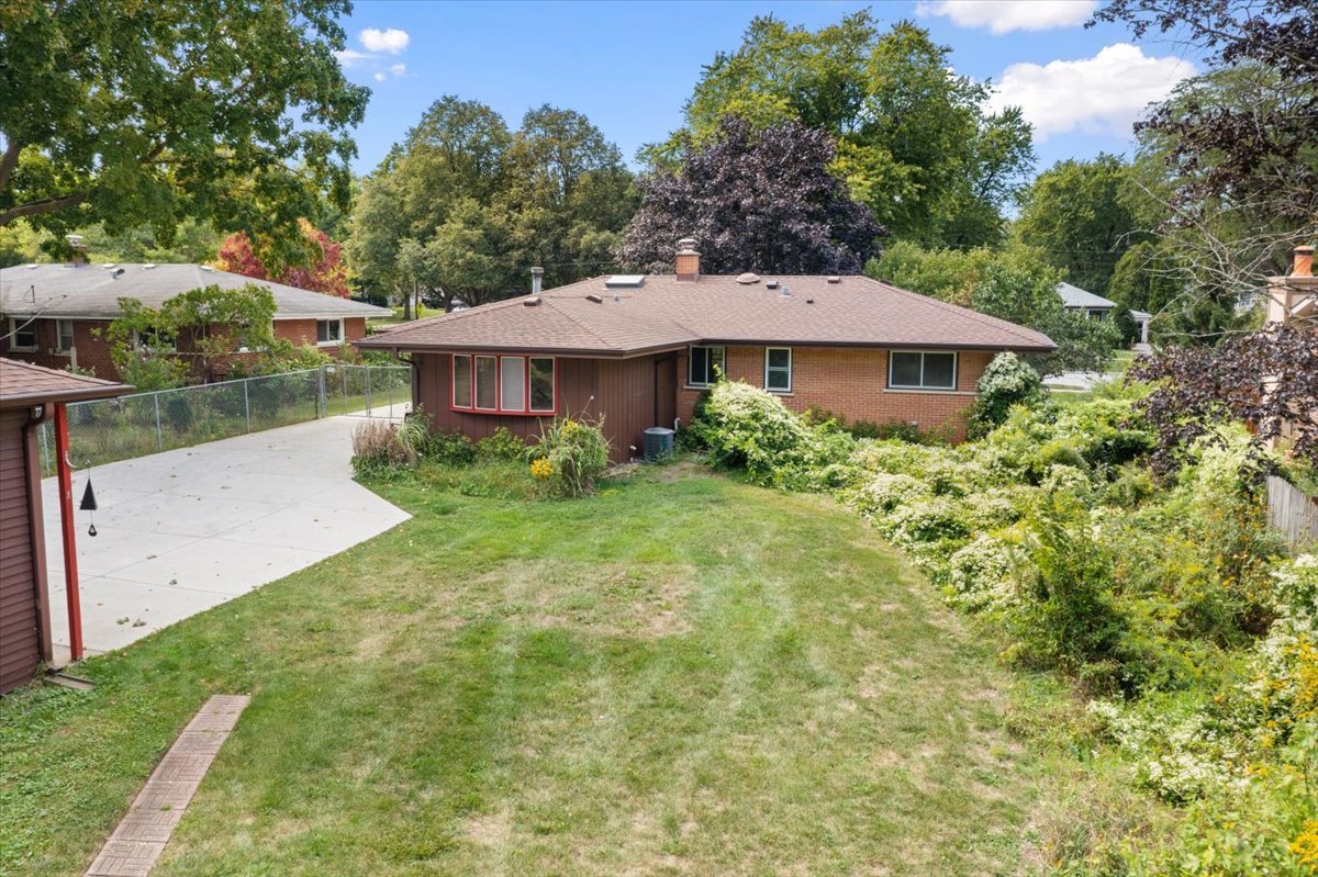 147 South Rohlwing Road Palatine, IL 60074 - Photo 34 of 46 Gallery Image 34