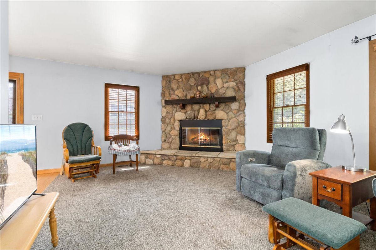 147 South Rohlwing Road Palatine, IL 60074 - Photo 7 of 46 Gallery Image 7
