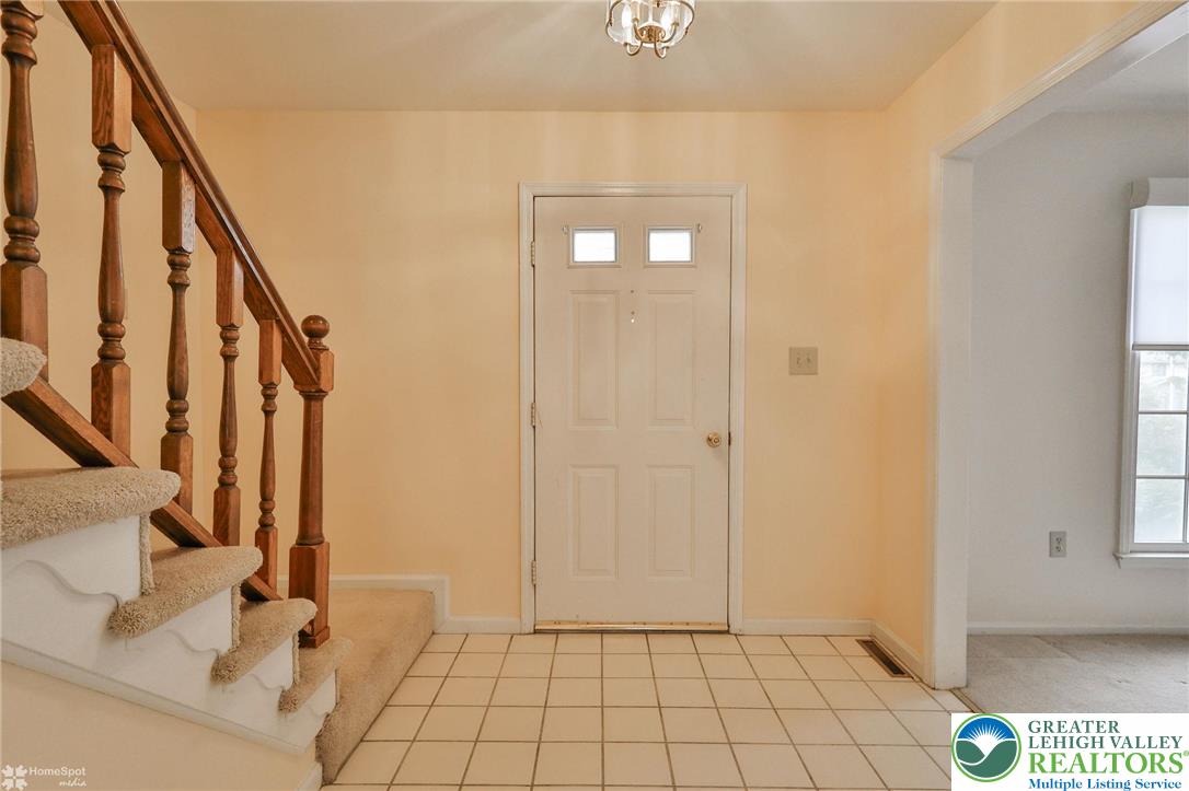 4059 Wedgewood Road Allentown, PA 18104 - Photo 4 of 50