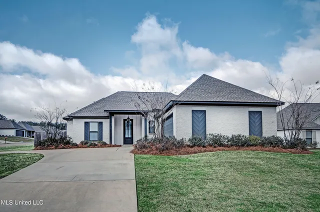 $318,000 | 141 Woodburn Way, Pearl, MS 39208