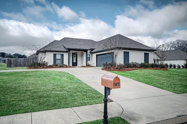 $318,000 | 141 Woodburn Way, Pearl, MS 39208