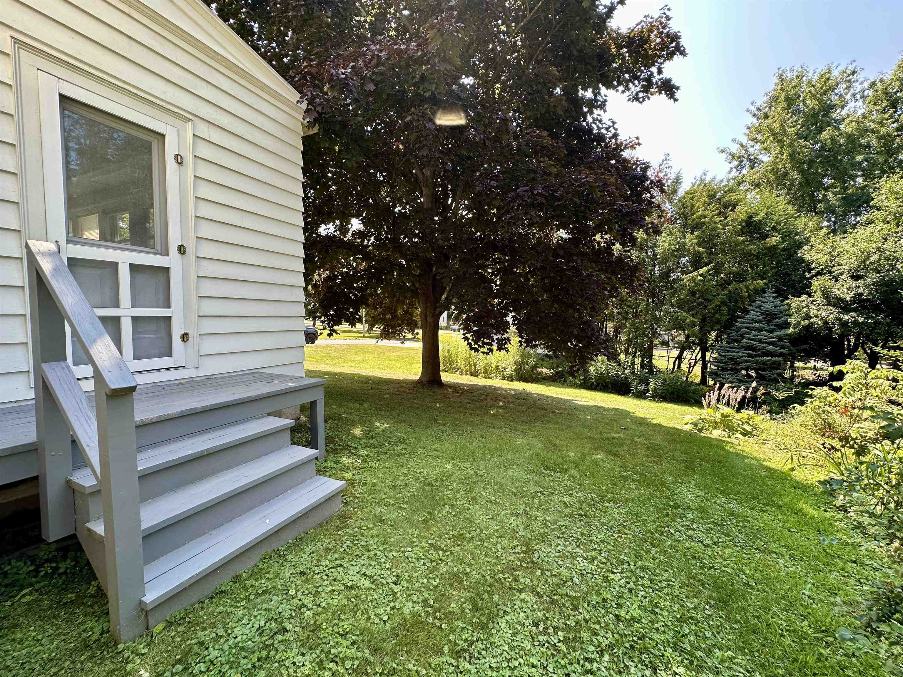 8 Berkley Terrace St. Albans, VT 05478 - Photo 8 of 56