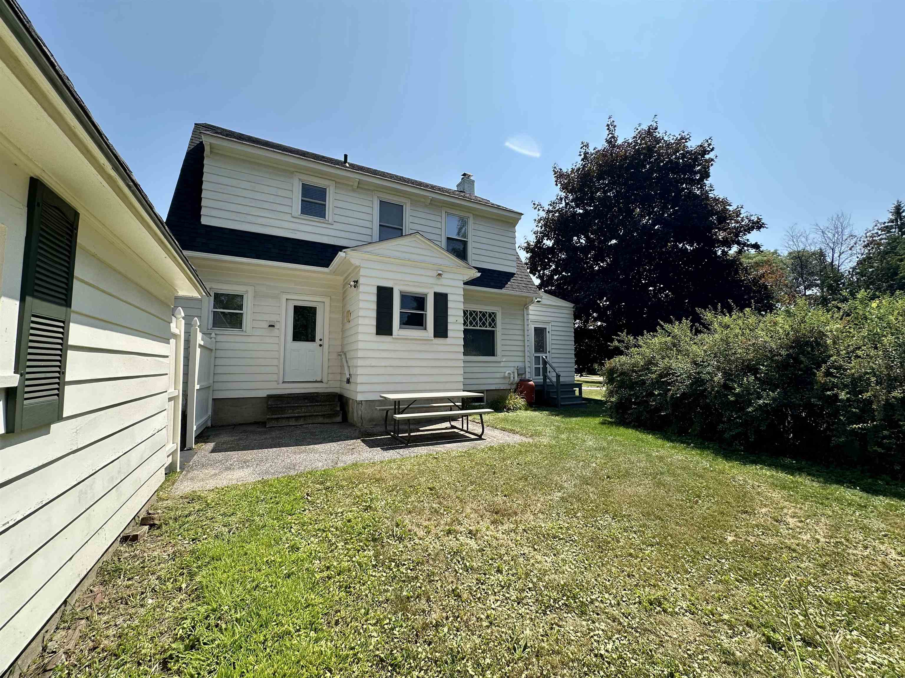 8 Berkley Terrace St. Albans, VT 05478 - Photo 10 of 56