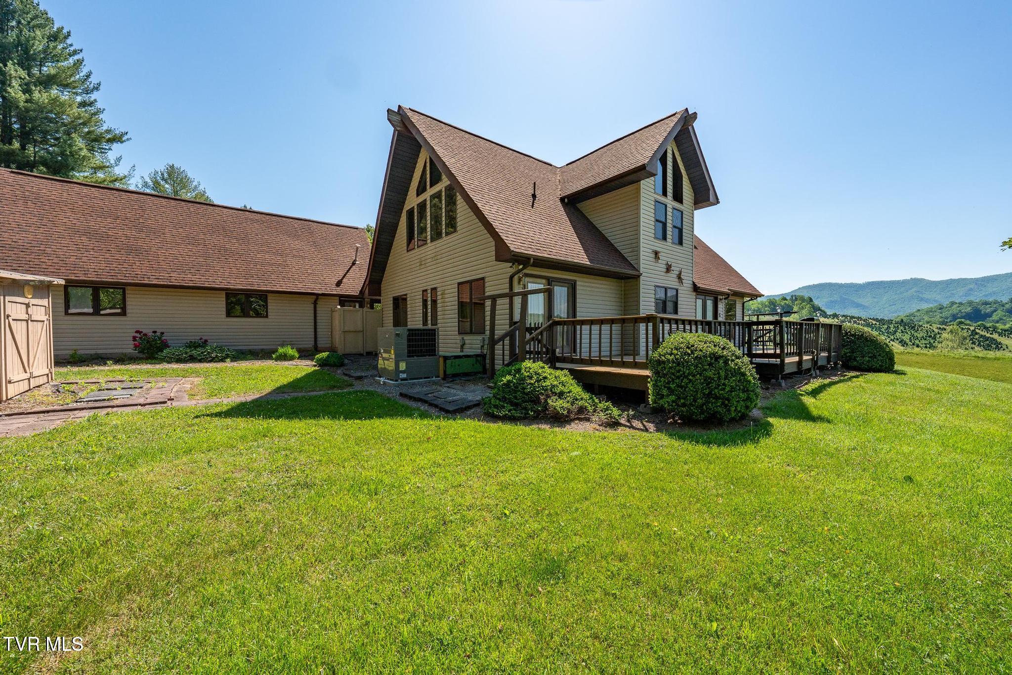 336 Mack Branch Road Mountain City, TN 37683 - Photo 26 of 94 336 Mack Branch Road (52 of 109)