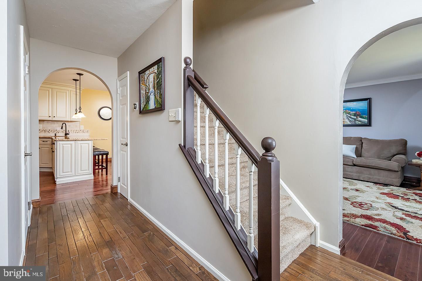 613 Maryland Road Glassboro, NJ 08028 - Photo 2 of 26 Foyer