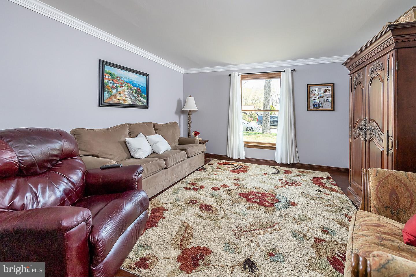 613 Maryland Road Glassboro, NJ 08028 - Photo 3 of 26 Living Room