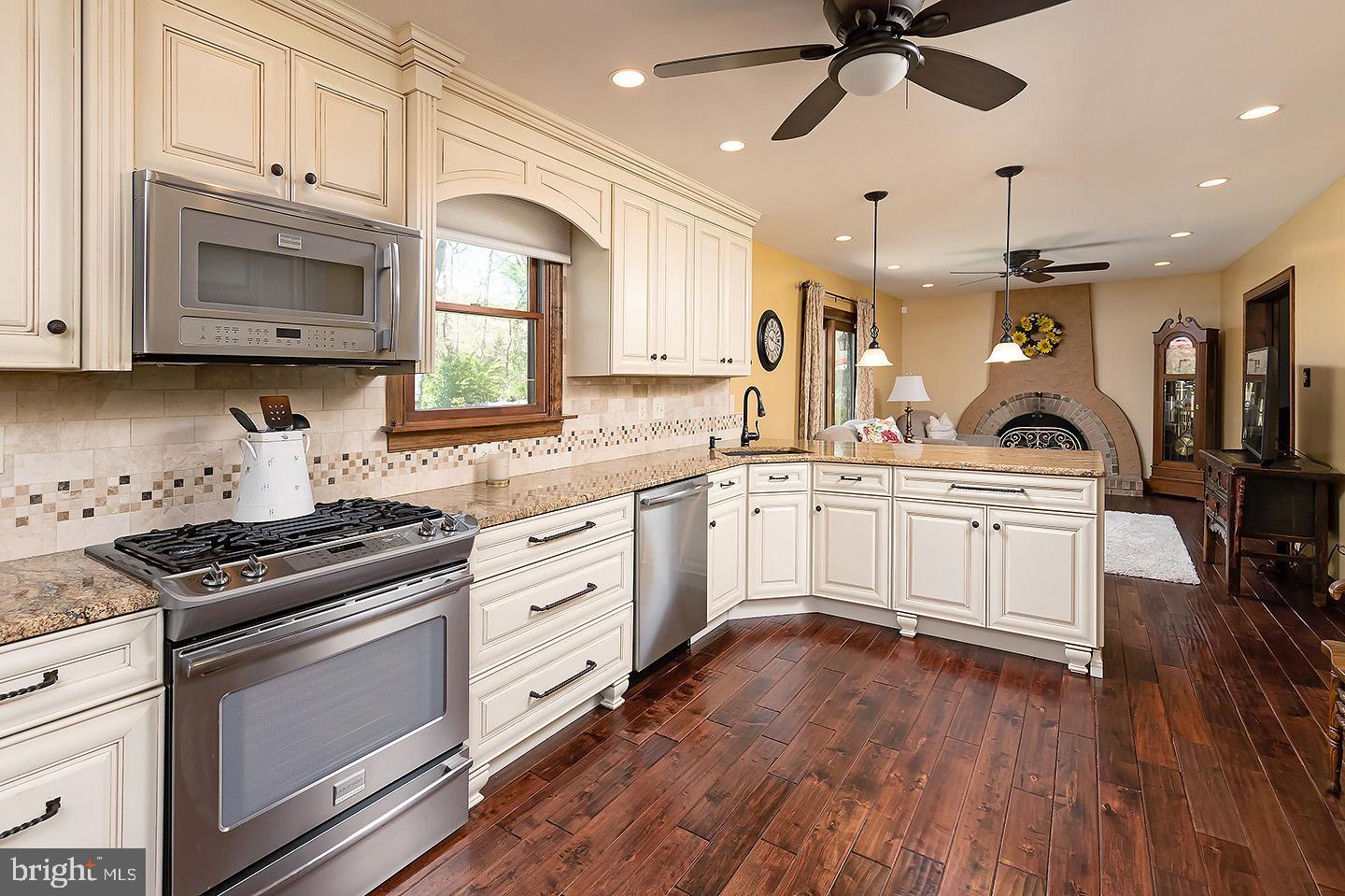 613 Maryland Road Glassboro, NJ 08028 - Photo 5 of 26 Kitchen