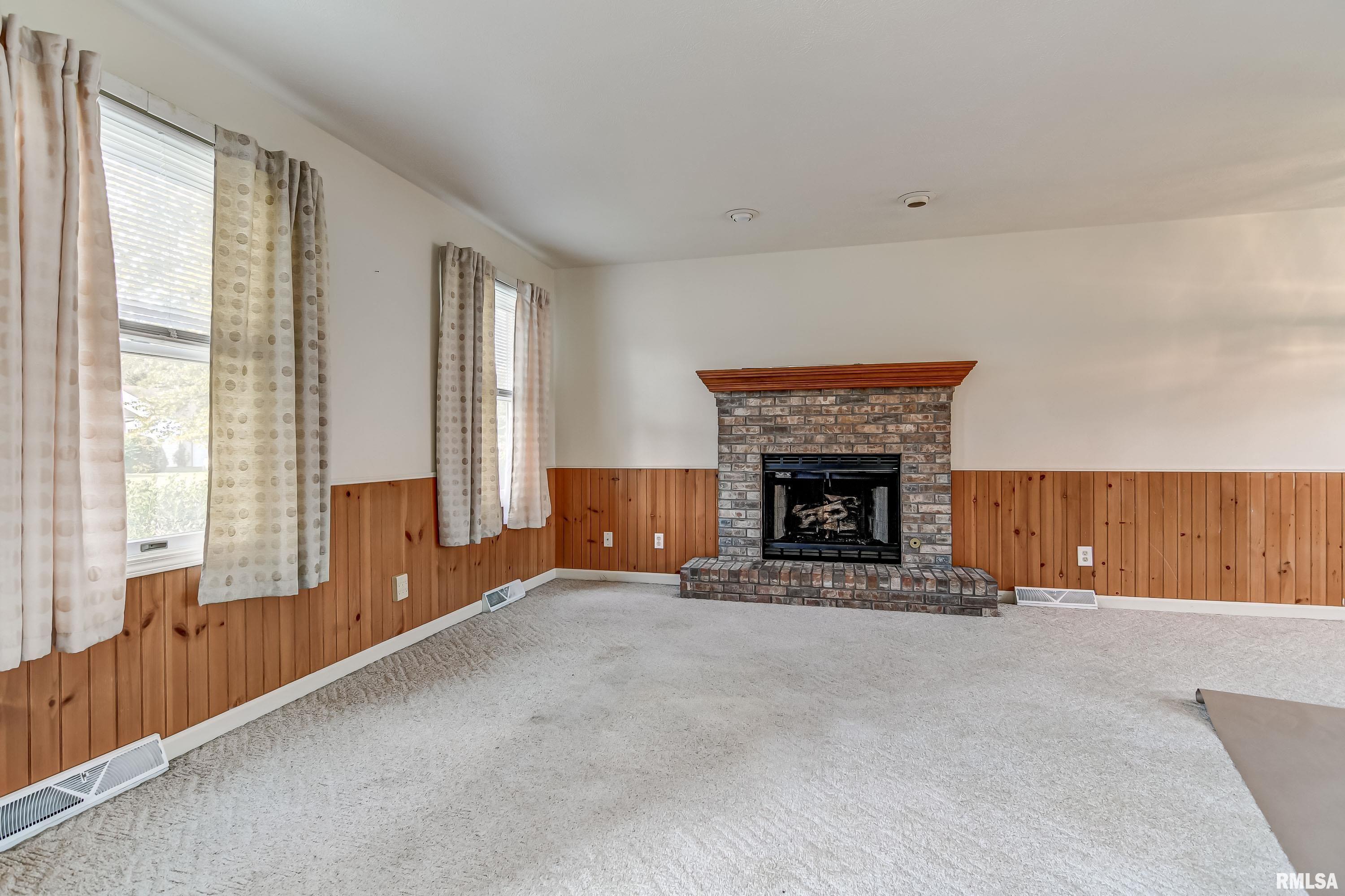 4616 Lily Lane Springfield, IL 62703 - Photo 3 of 21 Gallery Image 3