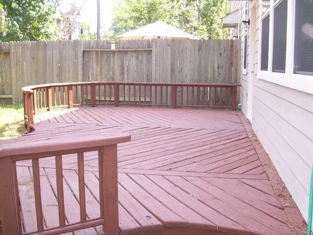 $1,900 | 106 East Stedhill Loop, The Woodlands, TX 77384