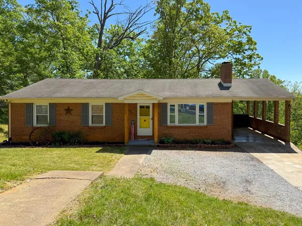 $305,000 | 553 Hilltop Drive, Staunton, VA 24401