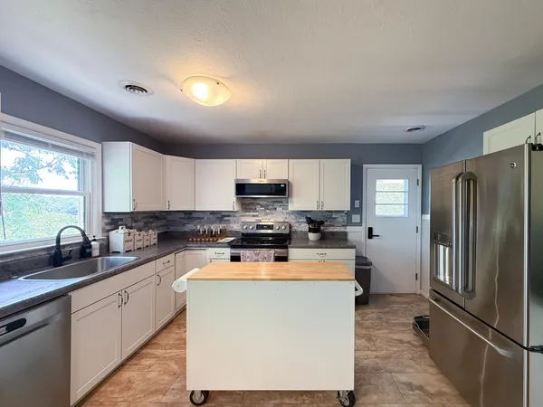 $305,000 | 553 Hilltop Drive, Staunton, VA 24401