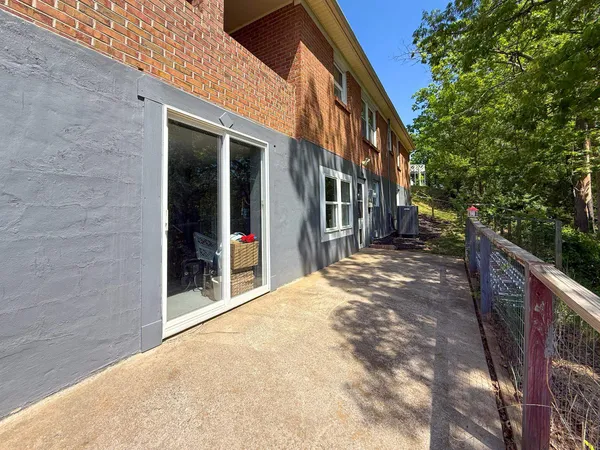 $305,000 | 553 Hilltop Drive, Staunton, VA 24401
