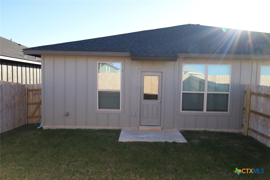 2916 Wildcat Rdg Road, Unit B Temple, TX 76501 - Photo 10 of 39 a backyard of a house with lots of green space