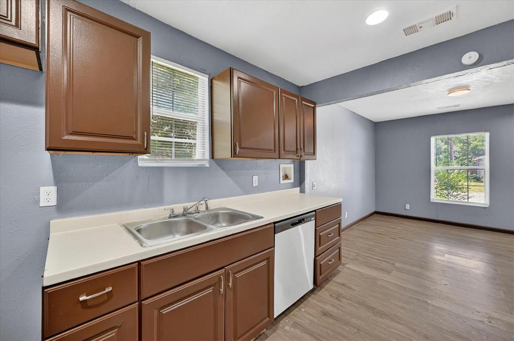601 Royal Street Cleburne, TX 76031 - Photo 6 of 27