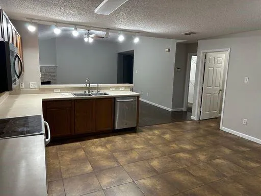 $2,225 | 9328 Goldenview Drive, Fort Worth, TX 76244