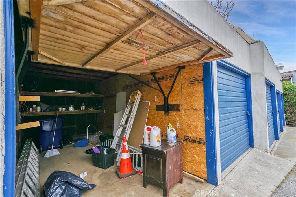 515 Rose Avenue Venice, CA 90291 - Photo 32 of 49 a view of storage and utility room