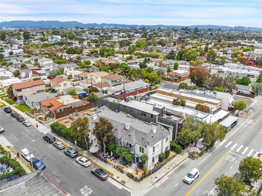 515 Rose Avenue Venice, CA 90291 - Photo 39 of 49 an aerial view of a city with lots of residential buildings