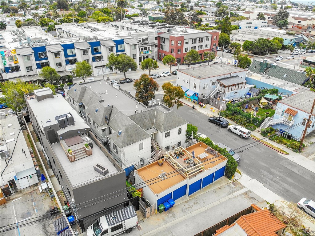 515 Rose Avenue Venice, CA 90291 - Photo 44 of 49 an aerial view of residential houses with outdoor space