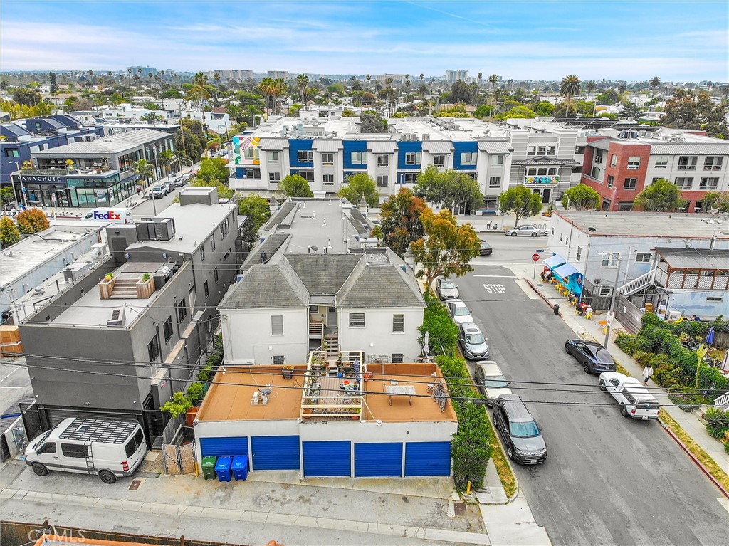 515 Rose Avenue Venice, CA 90291 - Photo 46 of 49 a picture of city view