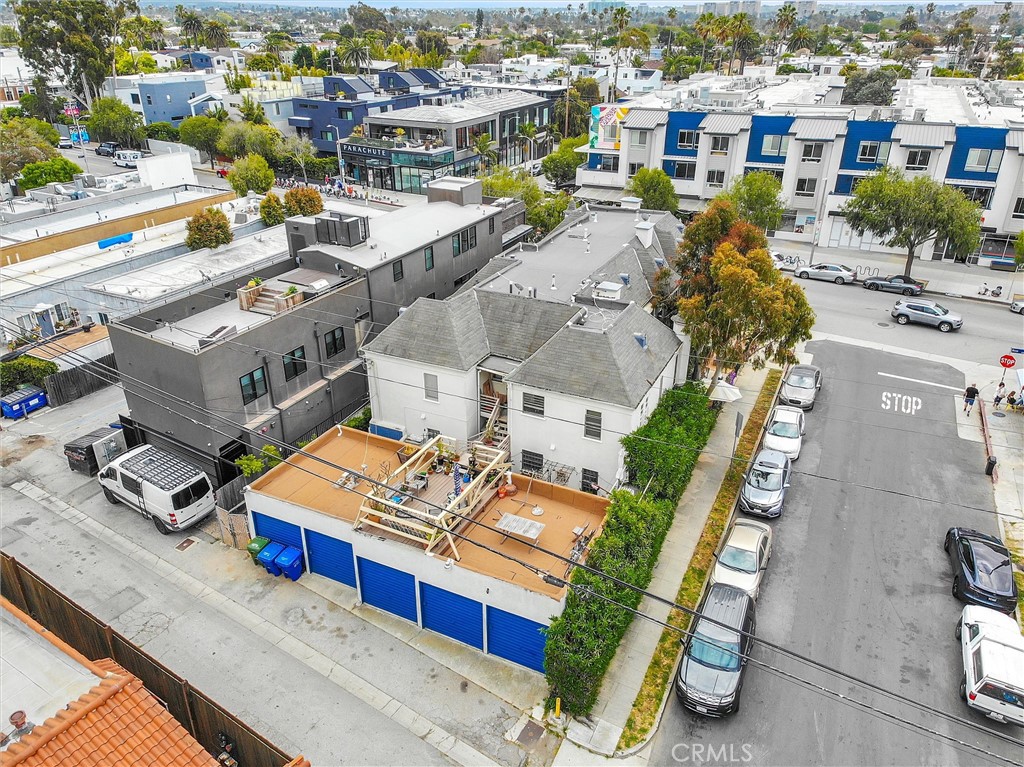 515 Rose Avenue Venice, CA 90291 - Photo 47 of 49 a picture of city view