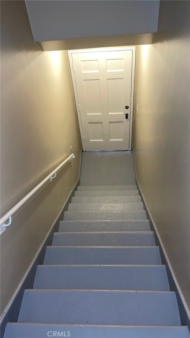 515 Rose Avenue Venice, CA 90291 - Photo 10 of 49 a view of entryway