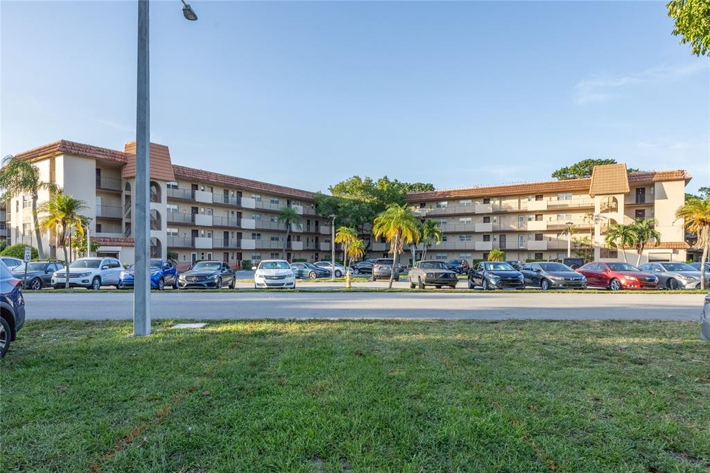 6061 North Falls Cir Drive, Unit 109 Lauderhill, FL 33319 - Photo 42 of 47
