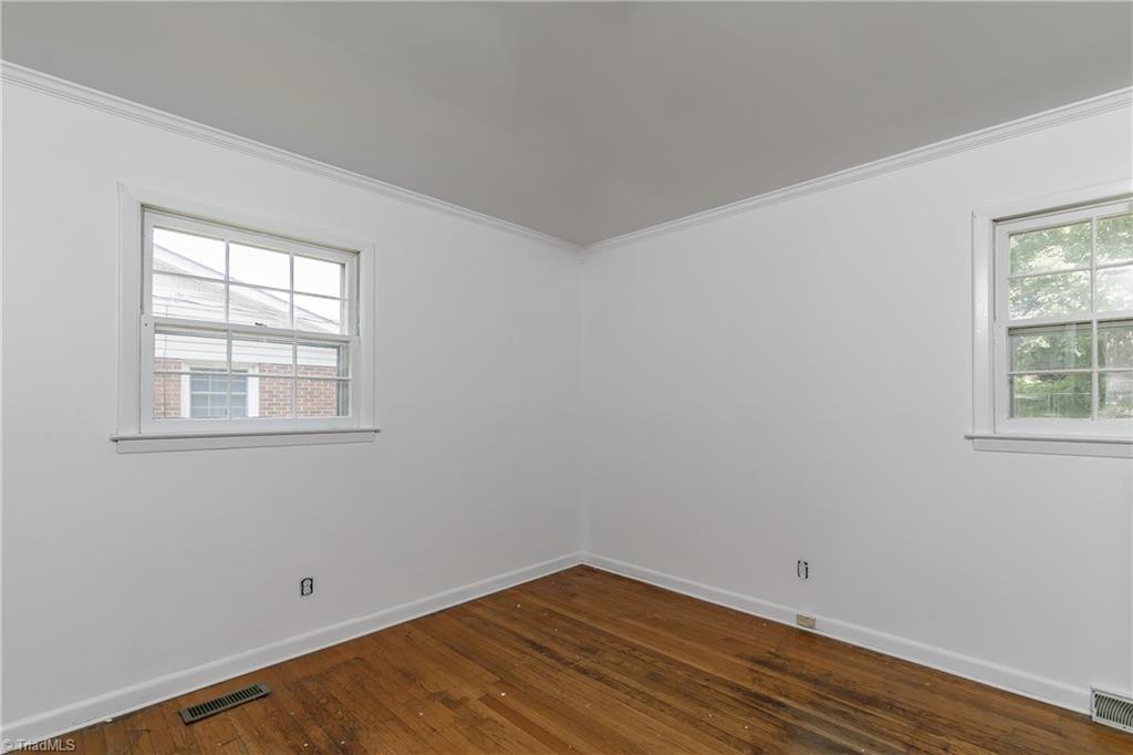 910 Sycamore Road Graham, NC 27253 - Photo 13 of 22 Gallery Image 13