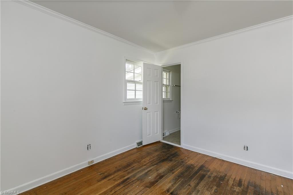 910 Sycamore Road Graham, NC 27253 - Photo 14 of 22 Gallery Image 14
