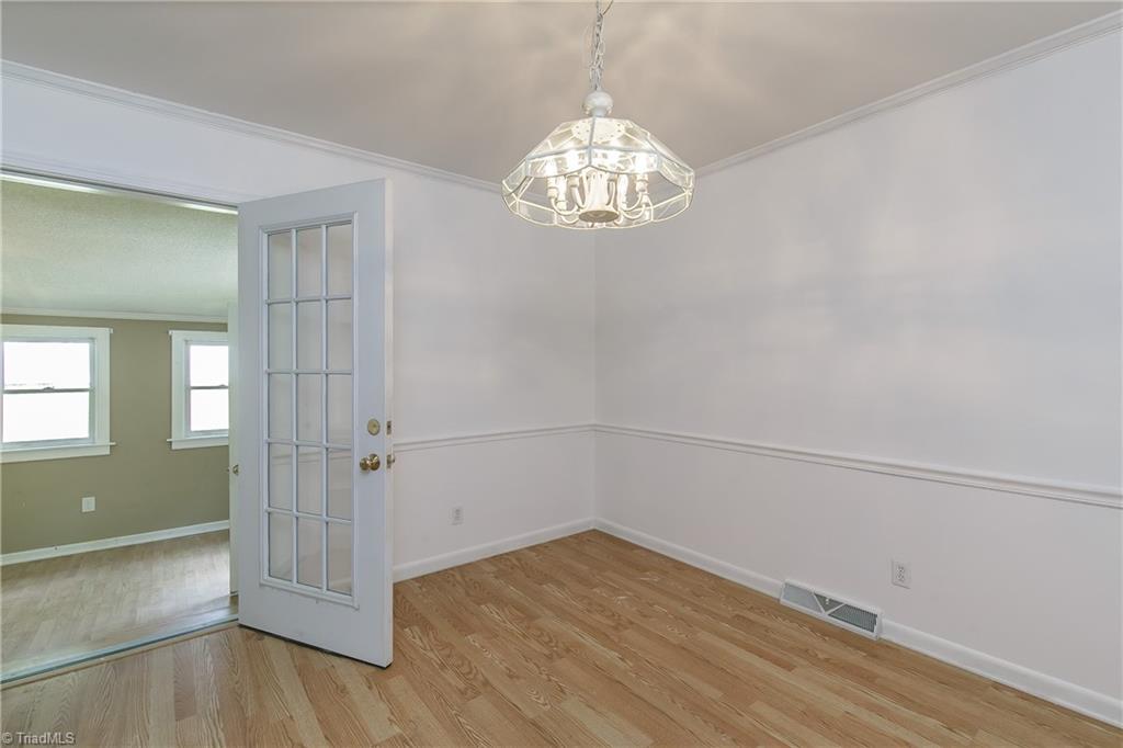 910 Sycamore Road Graham, NC 27253 - Photo 7 of 22 Gallery Image 7