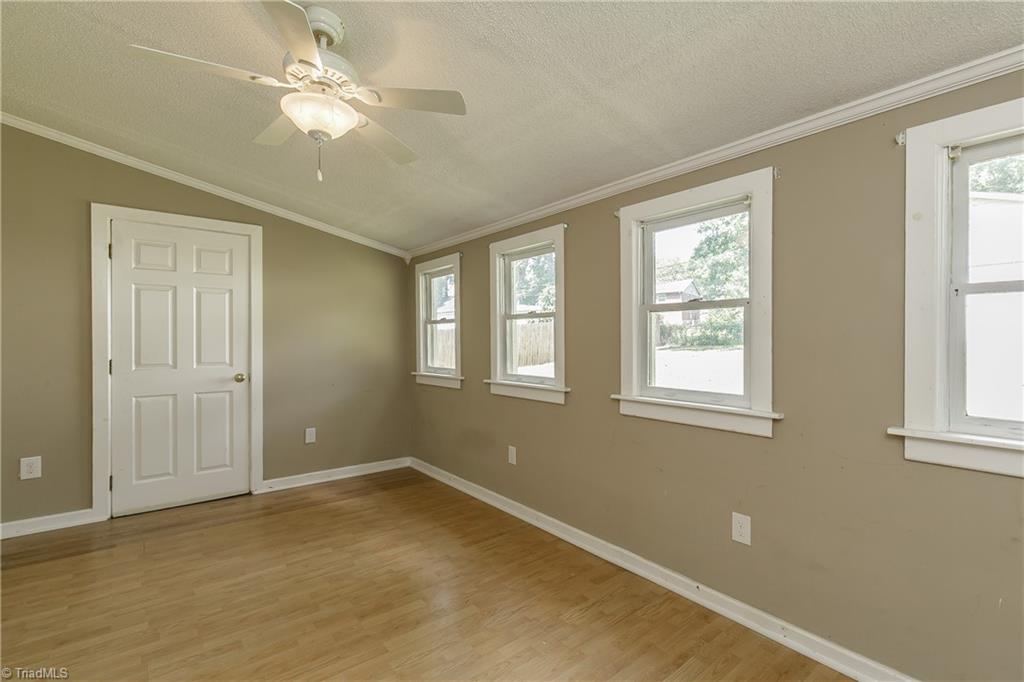 910 Sycamore Road Graham, NC 27253 - Photo 8 of 22 Gallery Image 8
