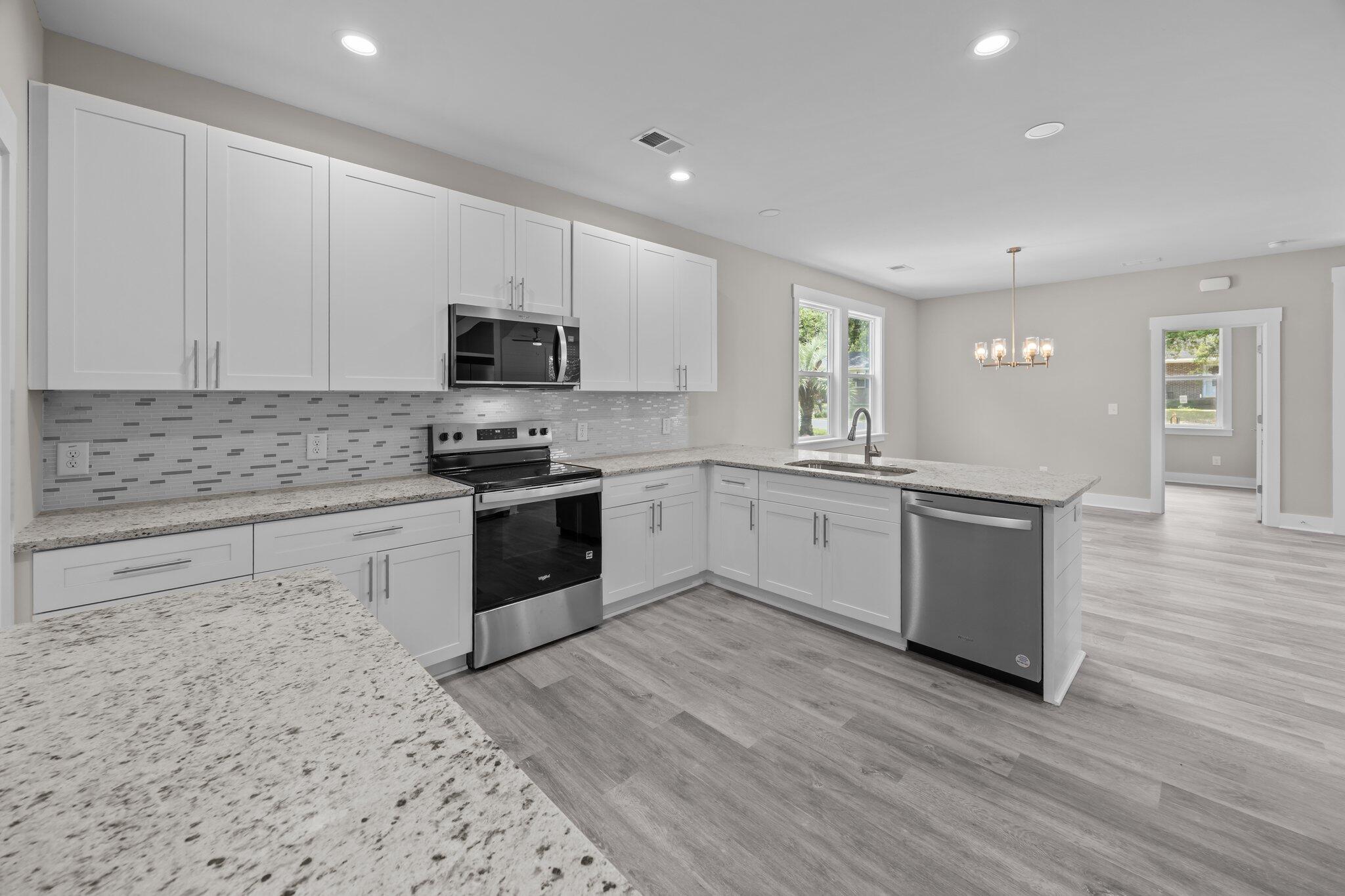 125 Ridge Road Summerville, SC 29485 - Photo 9 of 35 11-web-or-mls-470A8255