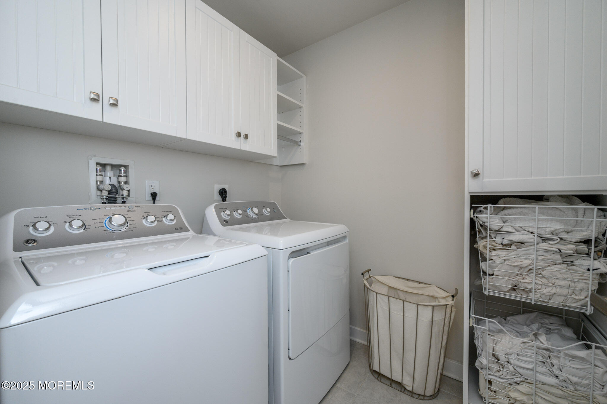 48 Athens Way Cliffwood, NJ 07721 - Photo 20 of 39 a utility room with dryer and washer