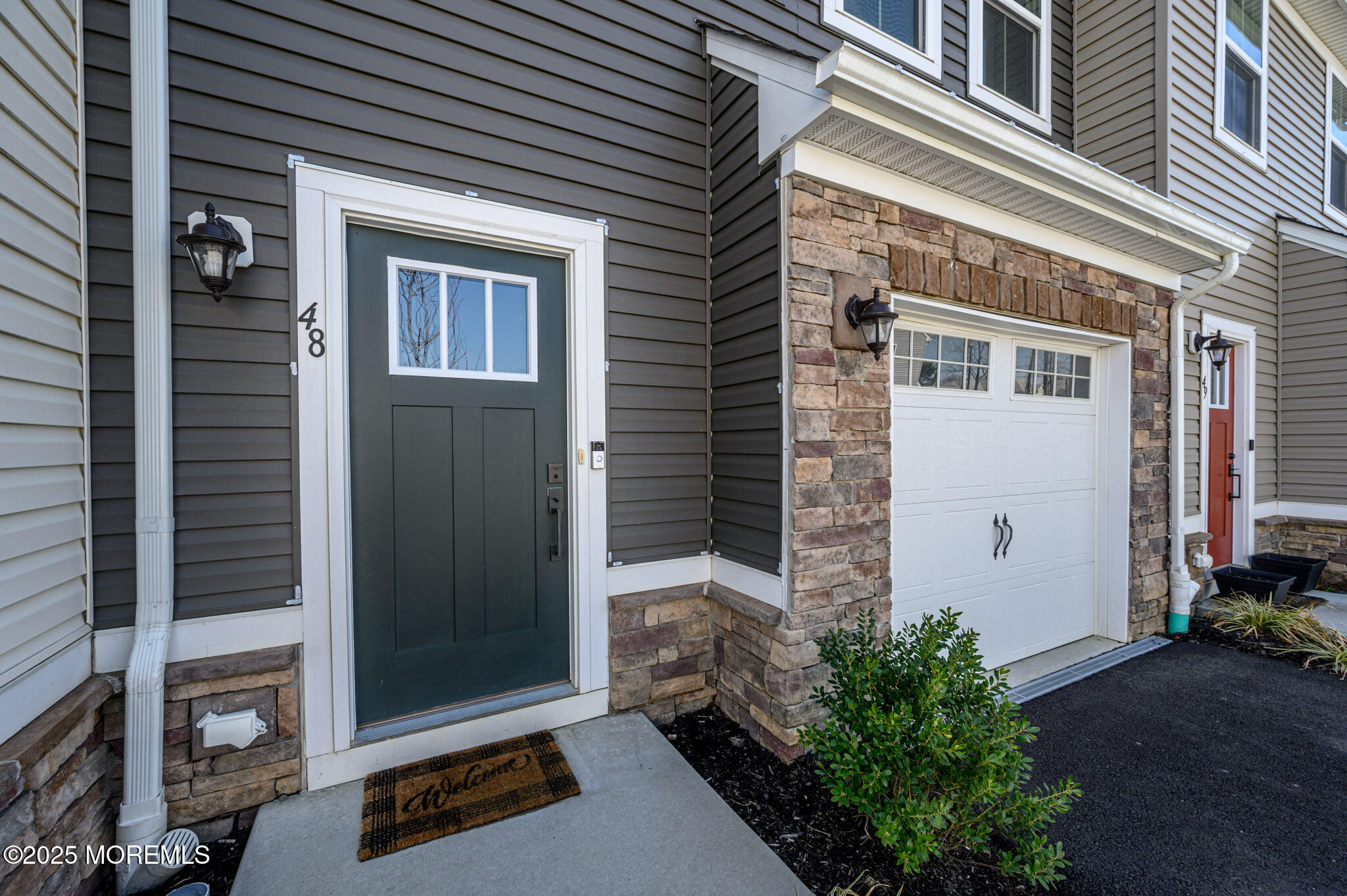 48 Athens Way Cliffwood, NJ 07721 - Photo 2 of 39 a front view of a house