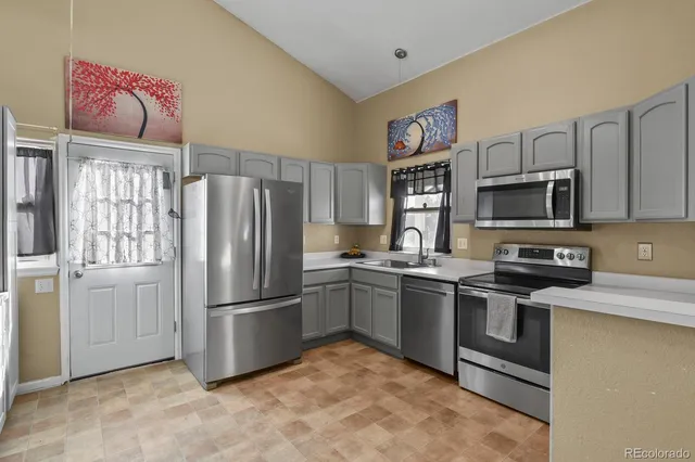 $395,000 | 275 Settlement Lane, Unit B5, Elizabeth, CO 80107