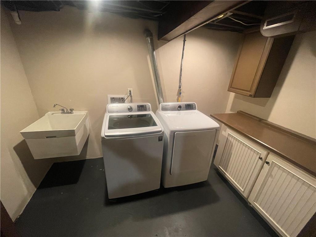 1815 Sample Road Allison Park, PA 15101 - Photo 37 of 40 a utility room with dryer and washer