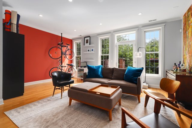 4730 North Malden Street, Unit 3 Chicago, IL 60640 - Photo 9 of 25 a living room with furniture and a window
