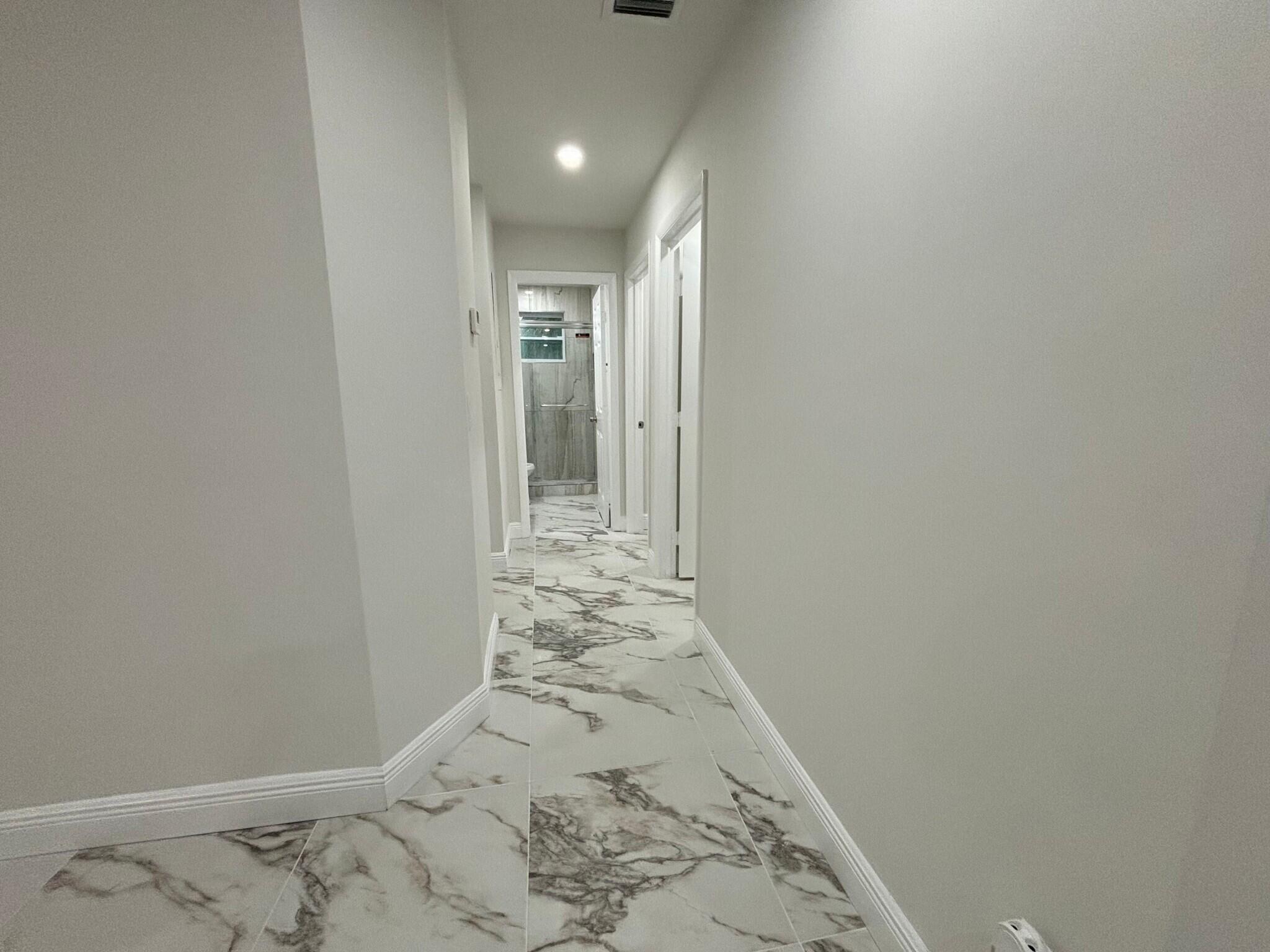 800 Southwest 7th Street Hallandale Beach, FL 33009 - Photo 7 of 9