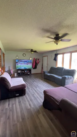 $265,000 | 2806 Main Street, Vassar, KS 66543