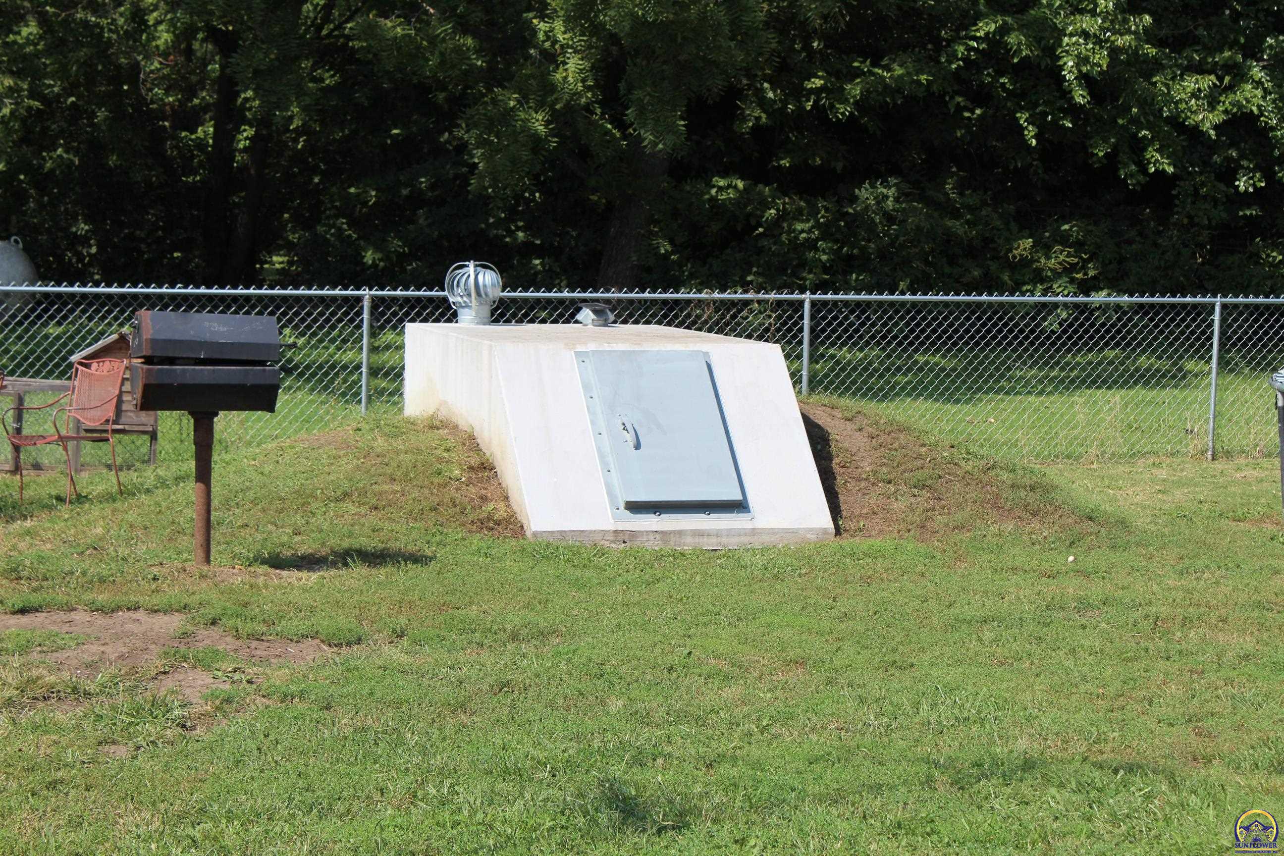 2806 Main Street Vassar, KS 66543 - Photo 4 of 30