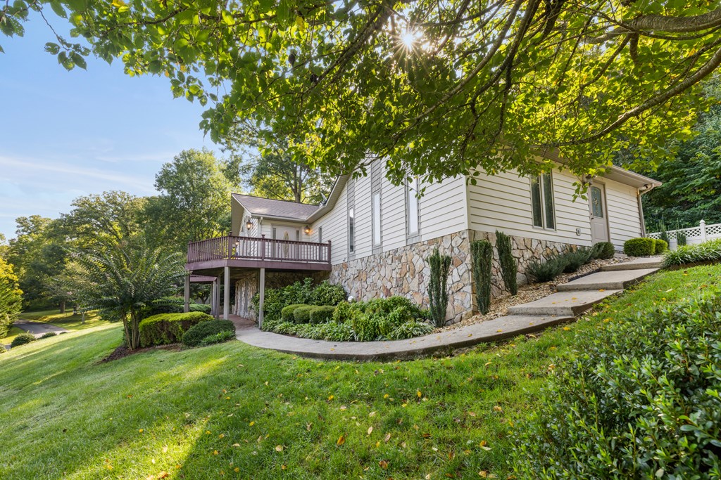 1396 Deerfield Road Young Harris, GA 30582 - Photo 6 of 60