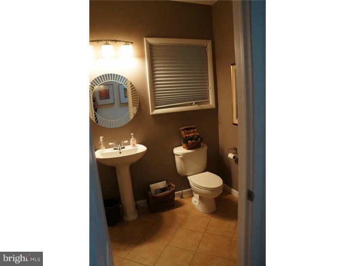 1074 Eagle Road Huntingdon Valley, PA 19006 - Photo 12 of 25 Bathroom