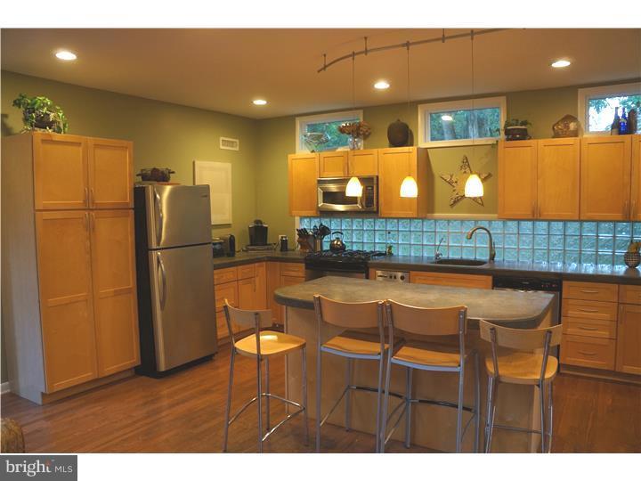 1074 Eagle Road Huntingdon Valley, PA 19006 - Photo 5 of 25 Kitchen