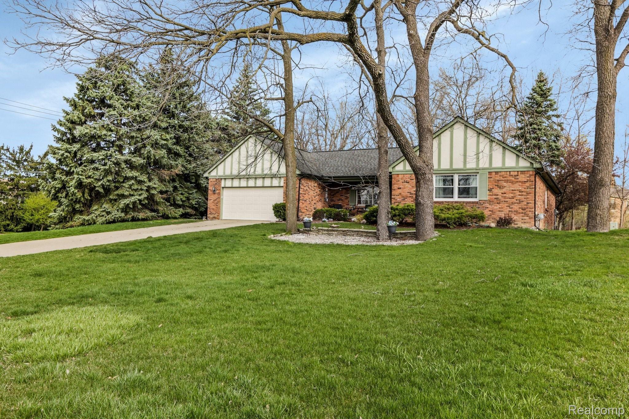 1974 North Kilburn Road Rochester, MI 48306 - Photo 1 of 42 1974 Kilburn Road Rochester Hills0001.jpg