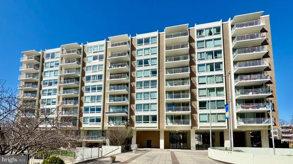 $2,000 | 1425 4th Street Southwest, Unit A103, Washington, DC 20024