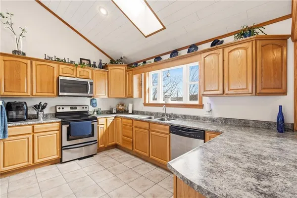 $375,000 | 1073 Causeway Drive, Friedens, PA 15541