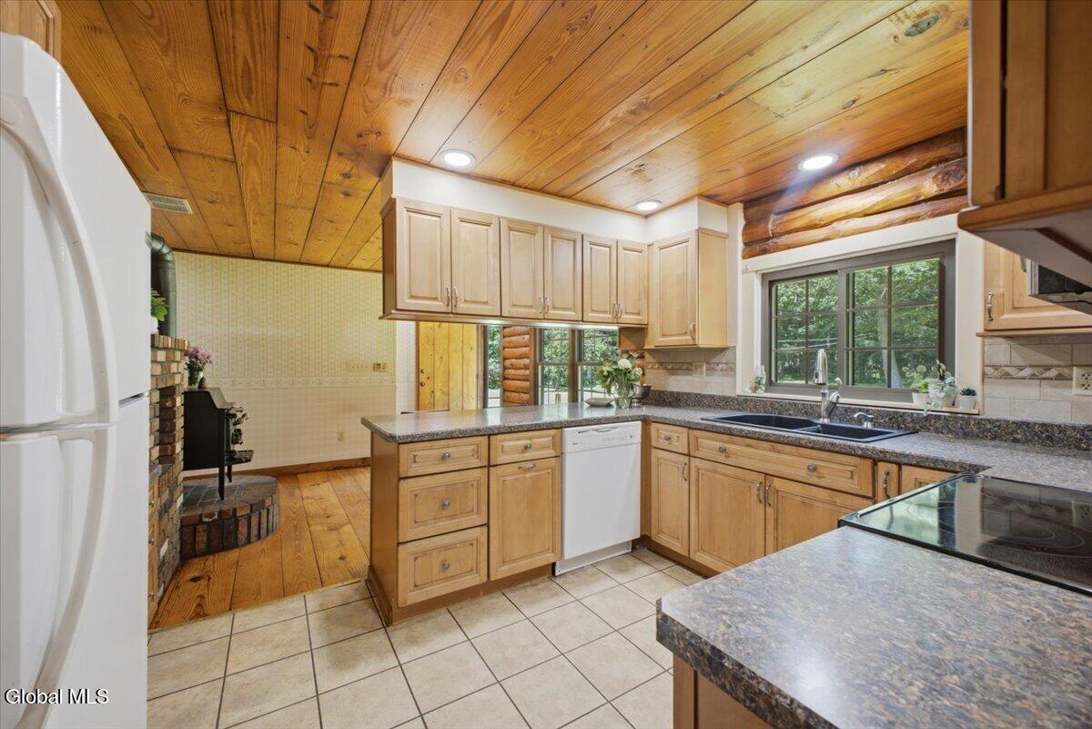 201 Burt Road Moreau, NY 12828 - Photo 14 of 26 07-006_IMG_2324