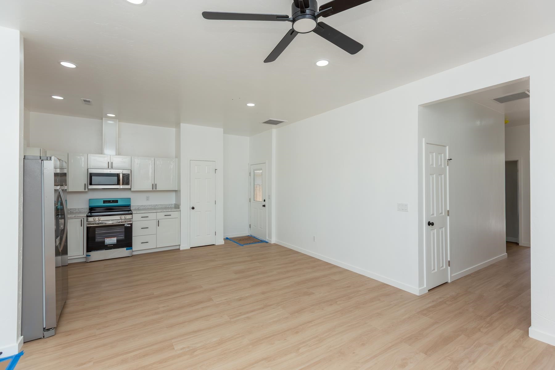 385 1/2 27 1/2 Road Grand Junction, CO 81501 - Photo 4 of 28