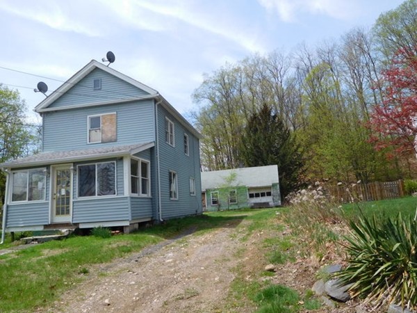21 Pomeroy Terrace Russell, MA 01071 - Photo 3 of 21 Gallery Image 3