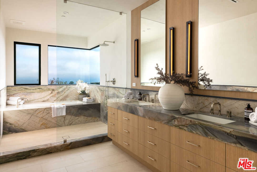 29924 Harvester Road Malibu, CA 90265 - Photo 14 of 30