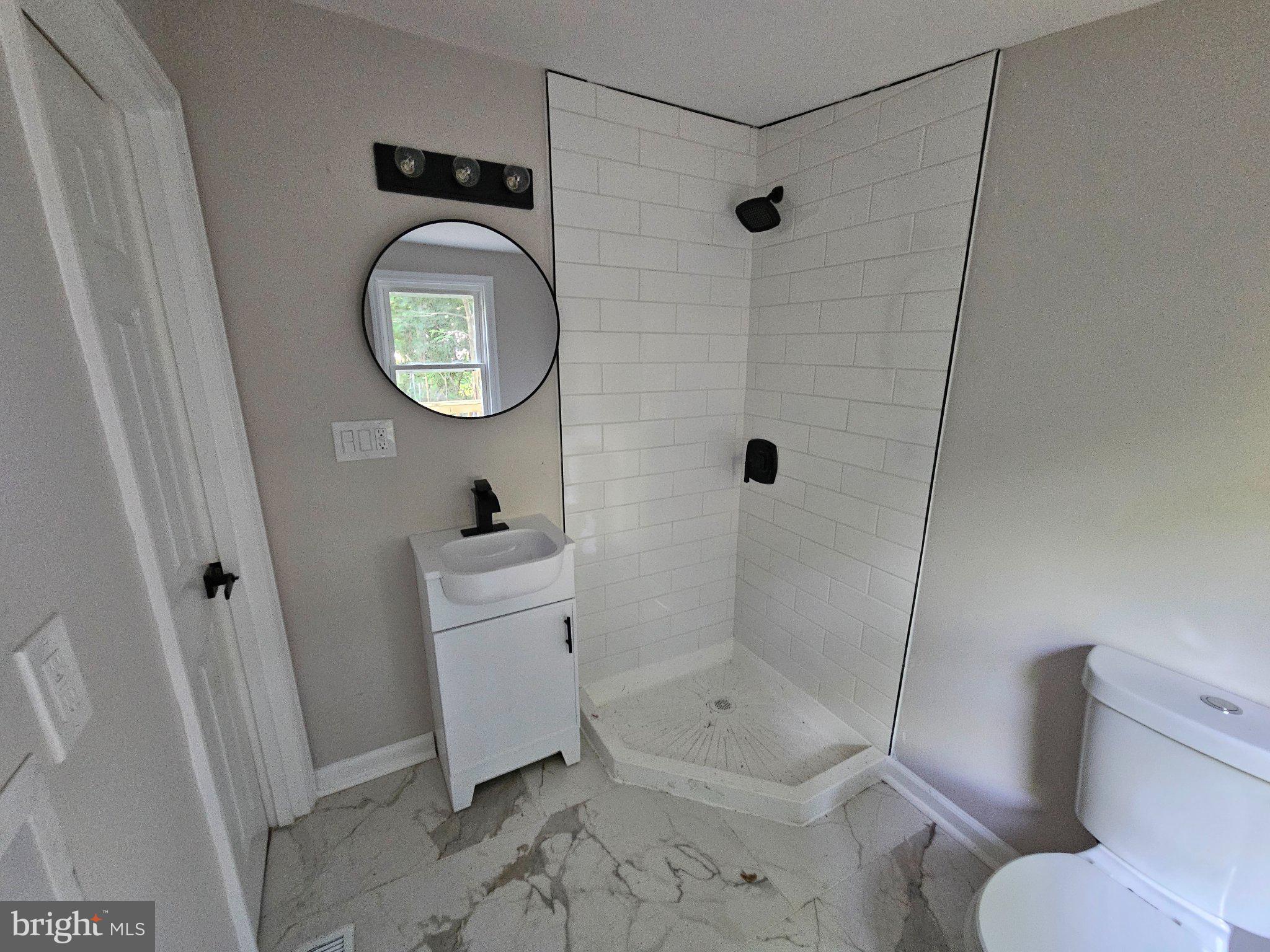 323 Rutherford Avenue Trenton, NJ 08618 - Photo 7 of 19
